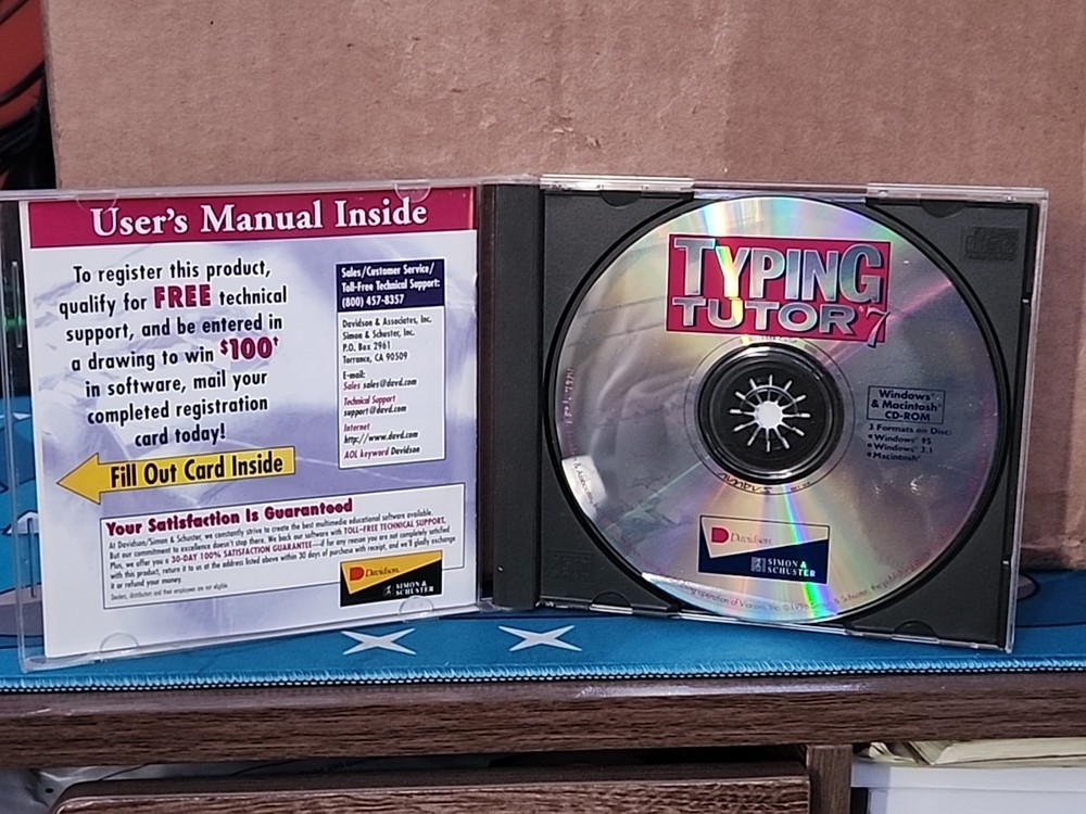 TYPING TUTOR 7 Simon & Schuster CD-ROM PC Windows 95 -3.1 - Mac