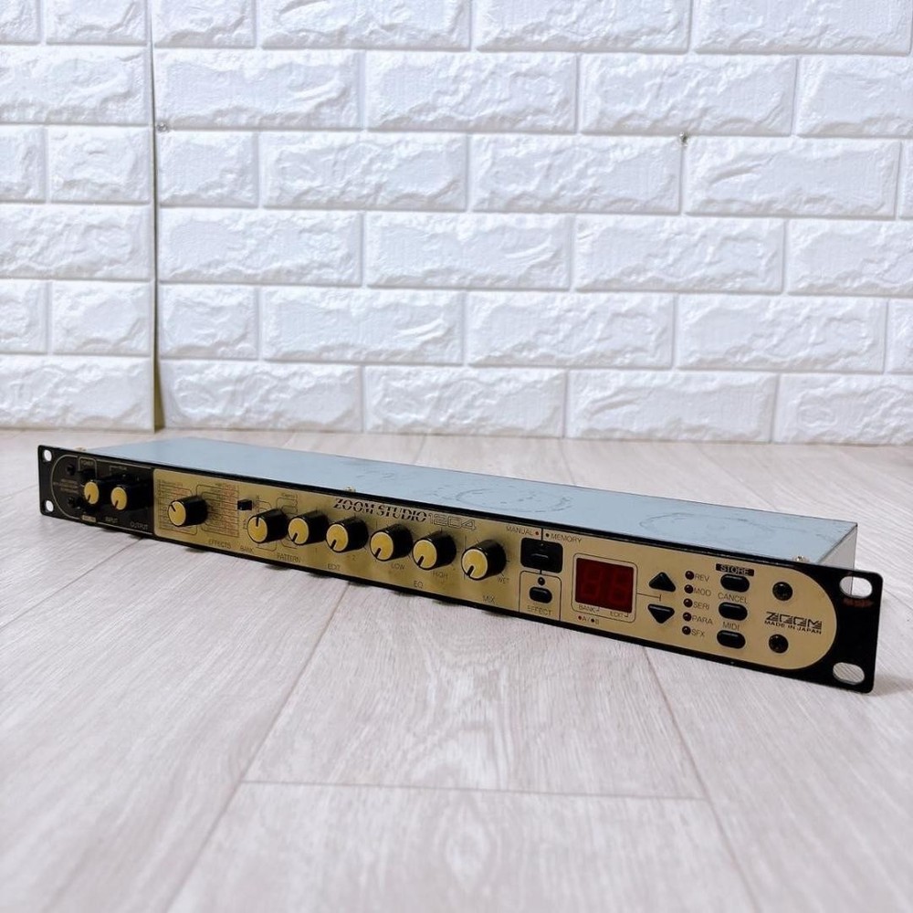 ZOOM STUDIO 1204 Digital Reverb Multi Effects Processor 100 Memory