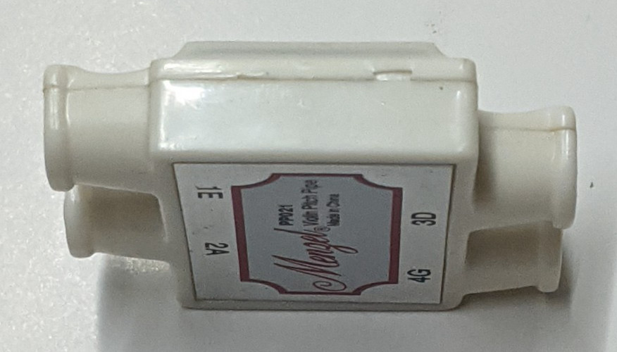 Menzel - Violin Pitch Pipe - Model PP021 - Plastic Box