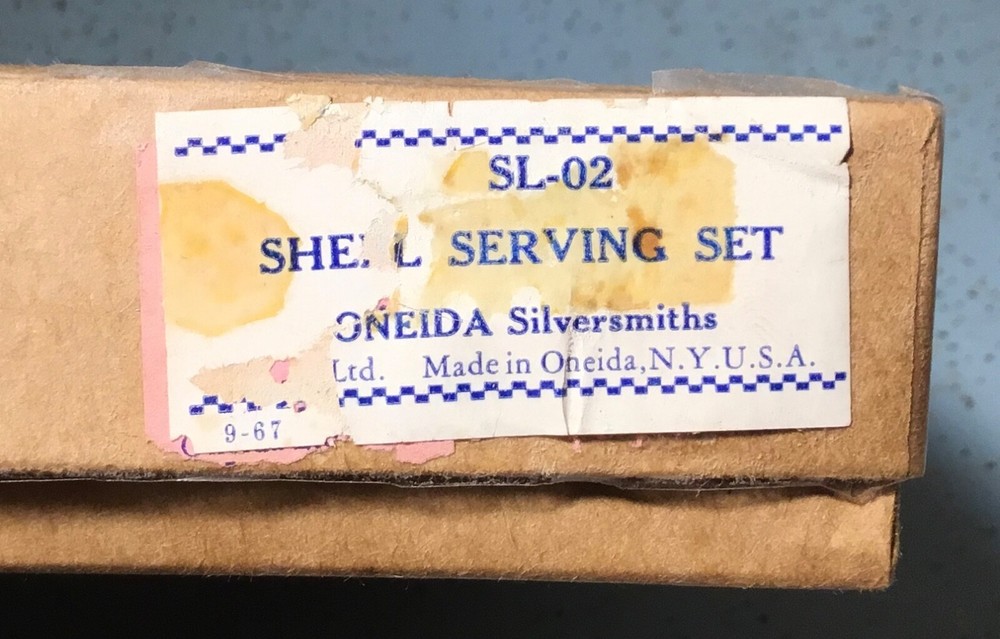 1967 ONEIDA SILVERSMITHS SL-02 SHELL SERVING SET of 2 w/BOX