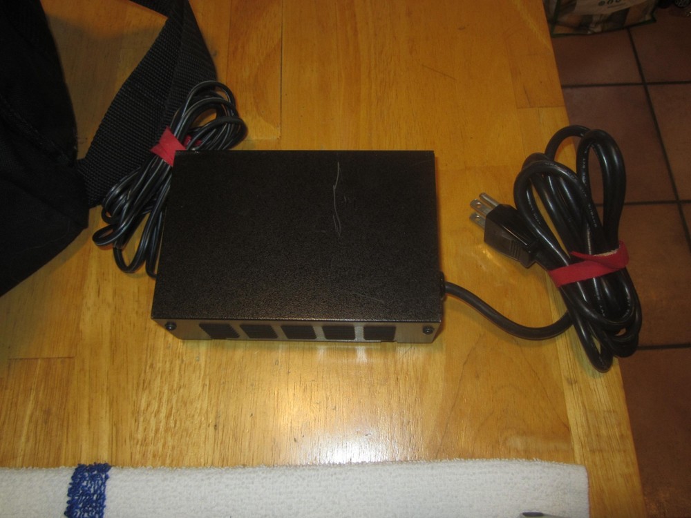 VNTG Zenith Data Systems ZFL-171-42 Portabl Personal Computer W/CASE - POWERS ON