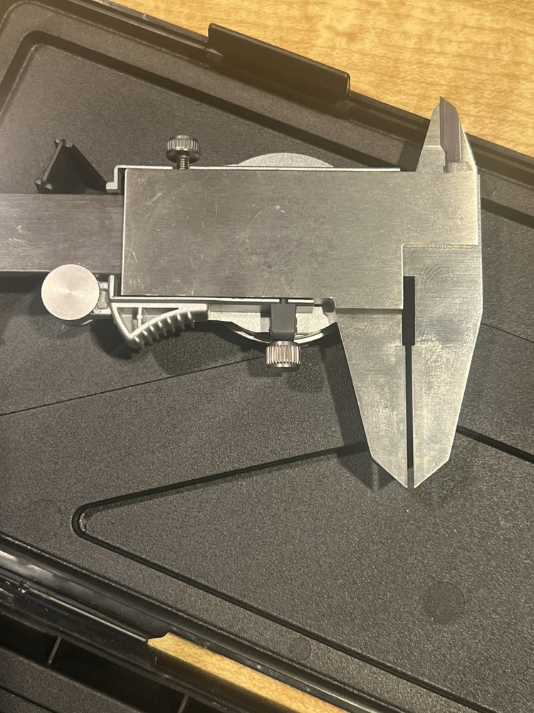 MITUTOYO 505-738 DIAL CALIPER 0-6"