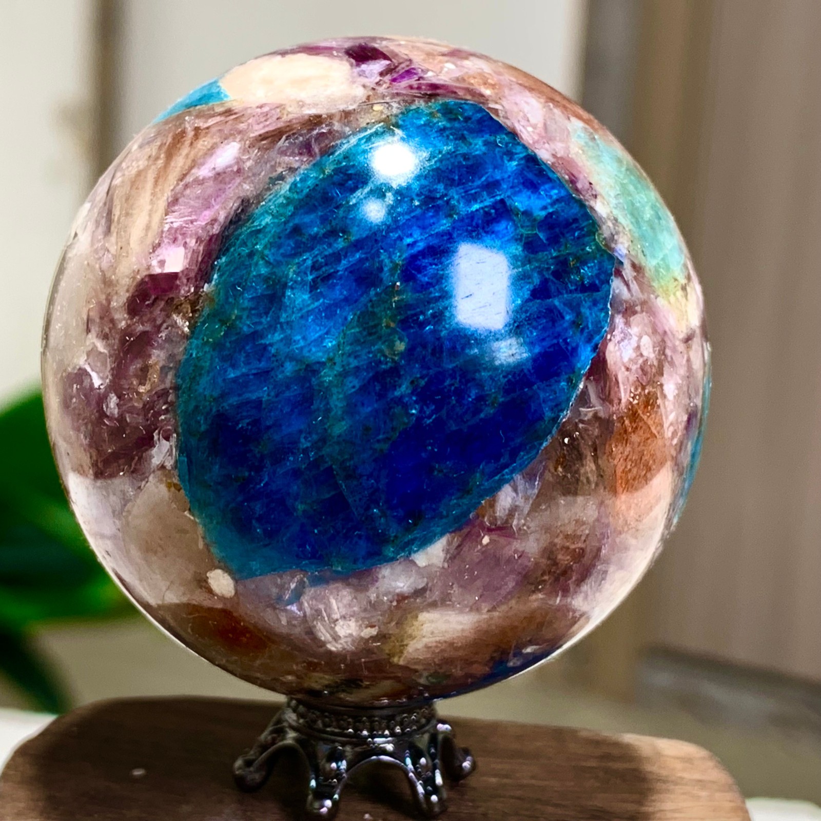 156G Natural Blue Aptite +Sun Stone purple lepidolite Sphere mineral sample
