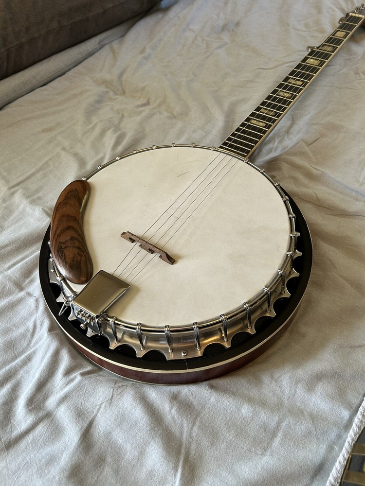 Global Brand Banjo