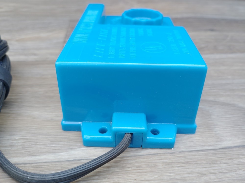 HO Scale Life-Like Hobby Transformer Trains Model 390J Controller Nice Cond