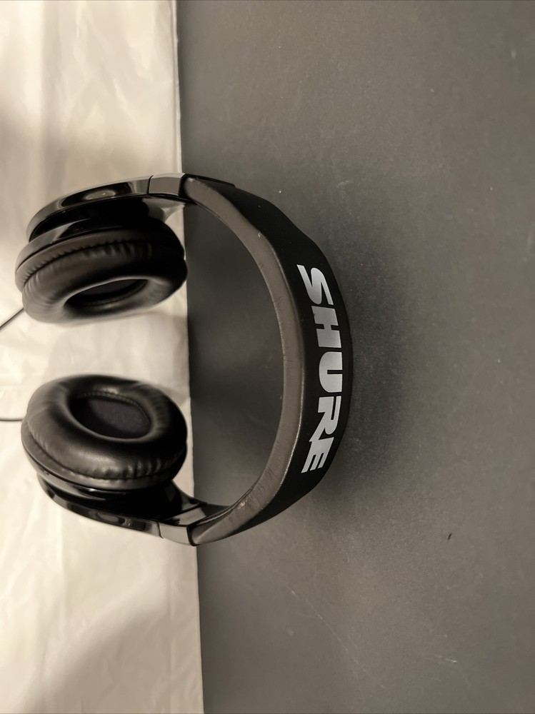 Shure SRH240A Pro Quality back Headphones.