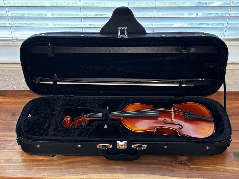 Howard Core Academy A10 Violin 1/2 Size - Complete With Case, Bow, & Rest!