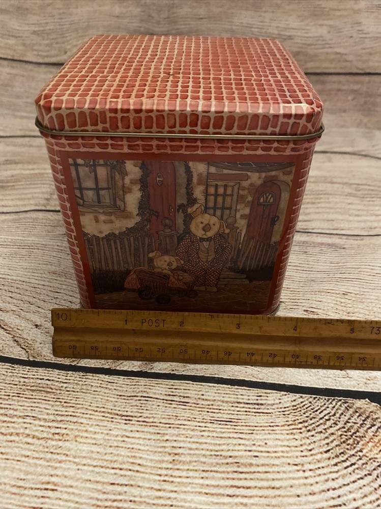 DAHER LTD GIFTWARE TIN RED BRICK RECTANGULAR TEDDY BEAR PIGS 1984