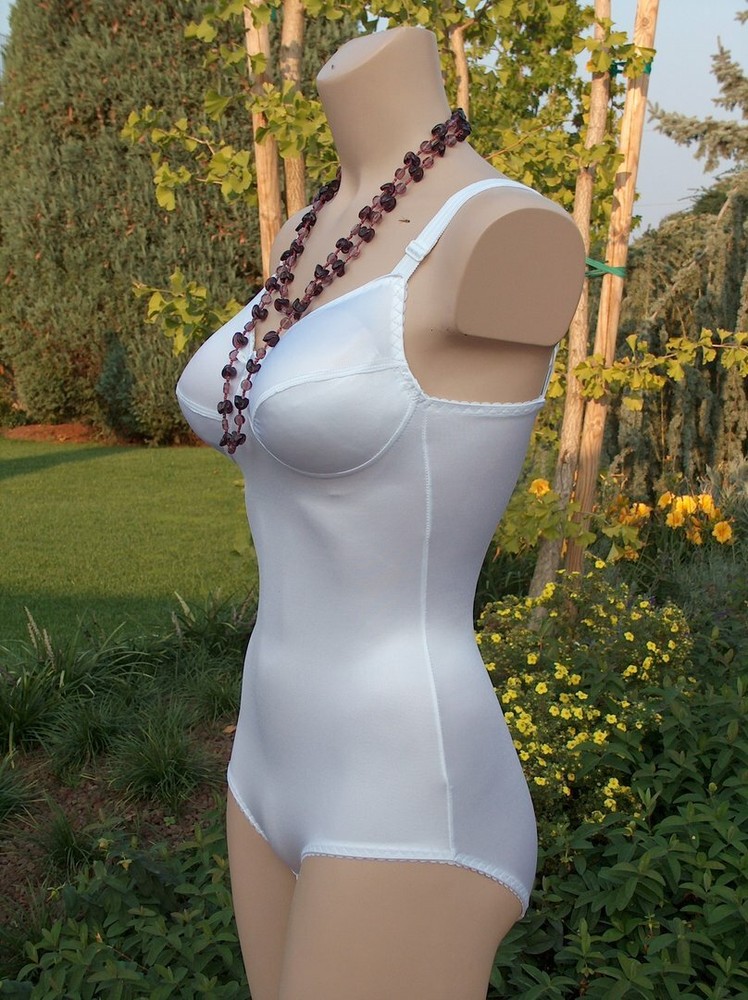 Smooth Simple Containment Bodysuit Great For All Occasions Medium Hold