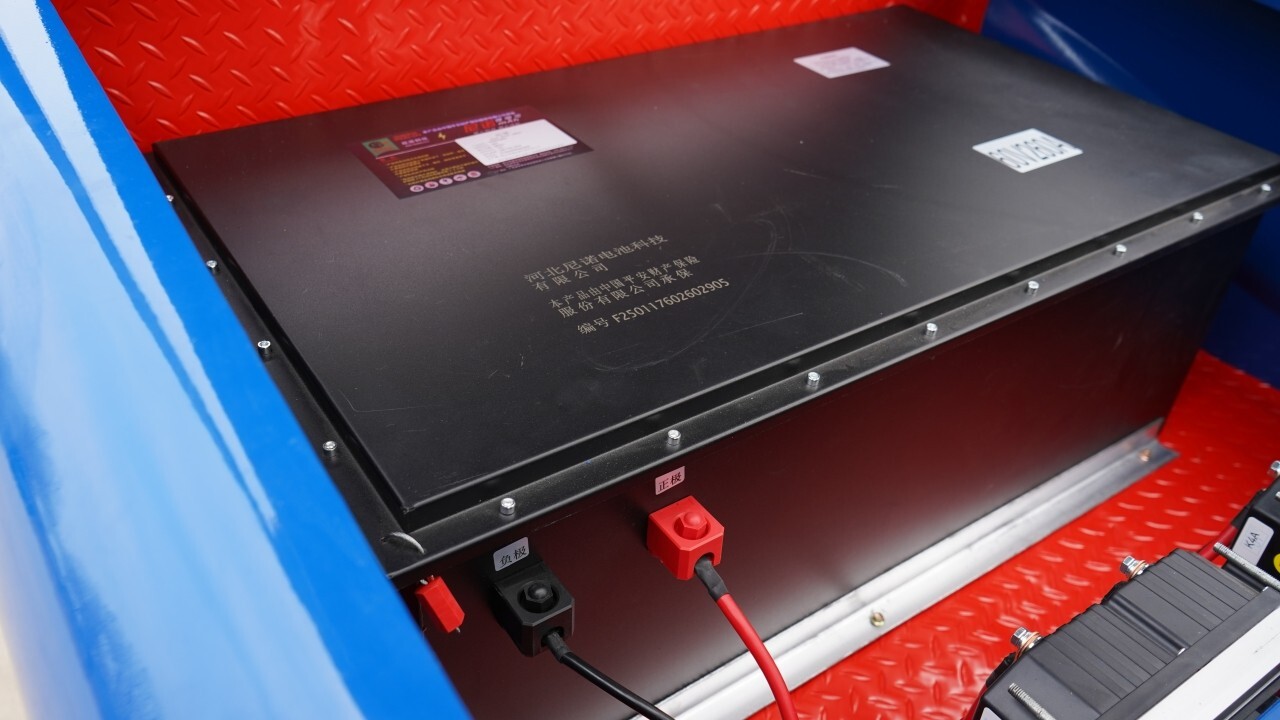 New 1.5 Ton Rated Capacity TYPHON Electric Forklift Lifter w Side Shift, 3 Stage