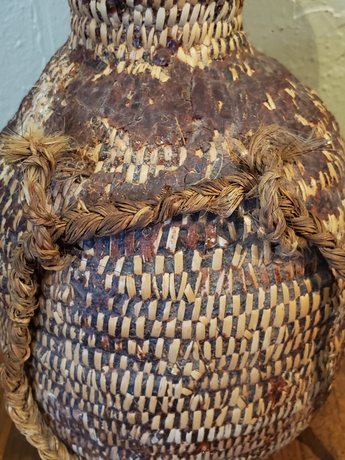 Antique OLD Native American Indian Paiute APACHE water tus basket 19th c.