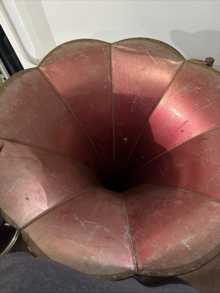 phonograph horn