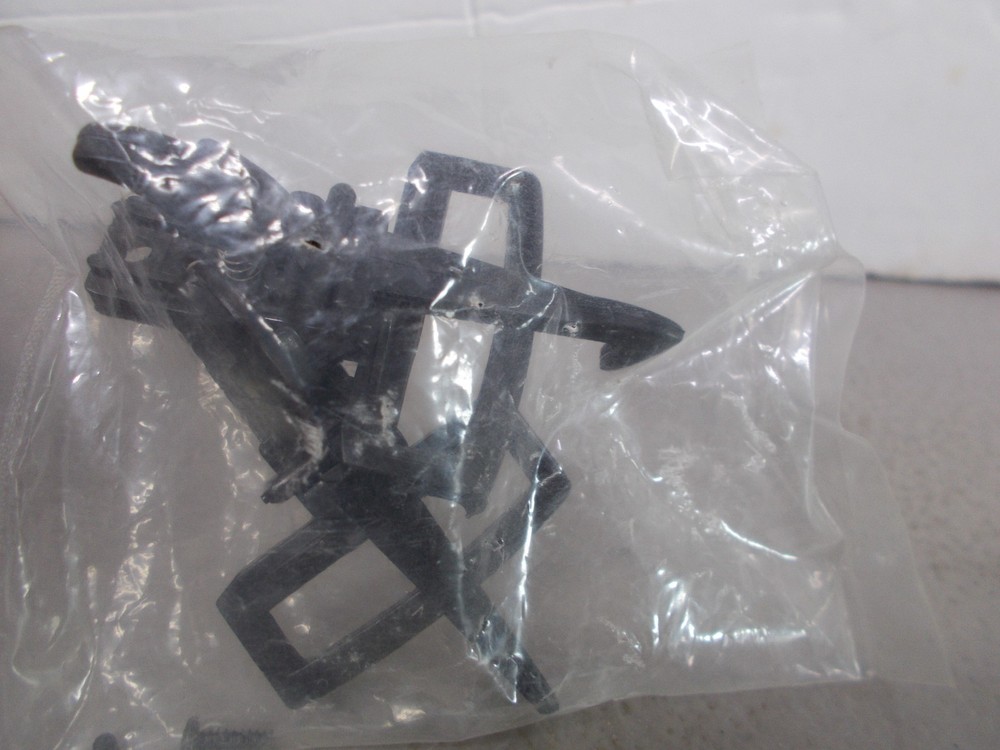 ONE PAIR OF HOOK & LOOP COUPLERS ~ G SCALE ~ LOT  E