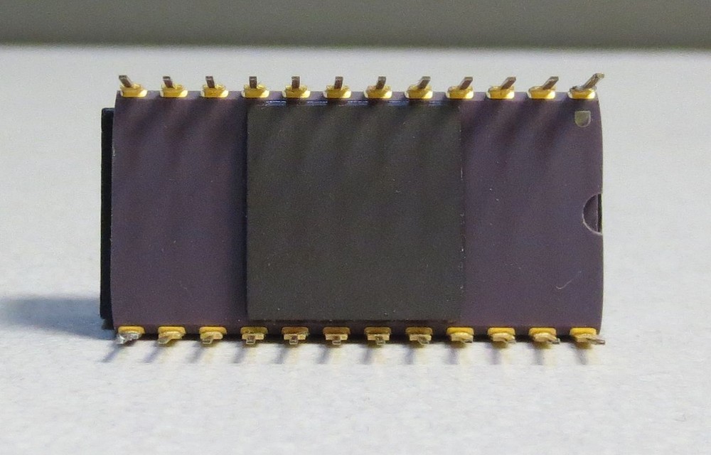 HP 1826-0984 IC for HP 8116A Pulse Generator