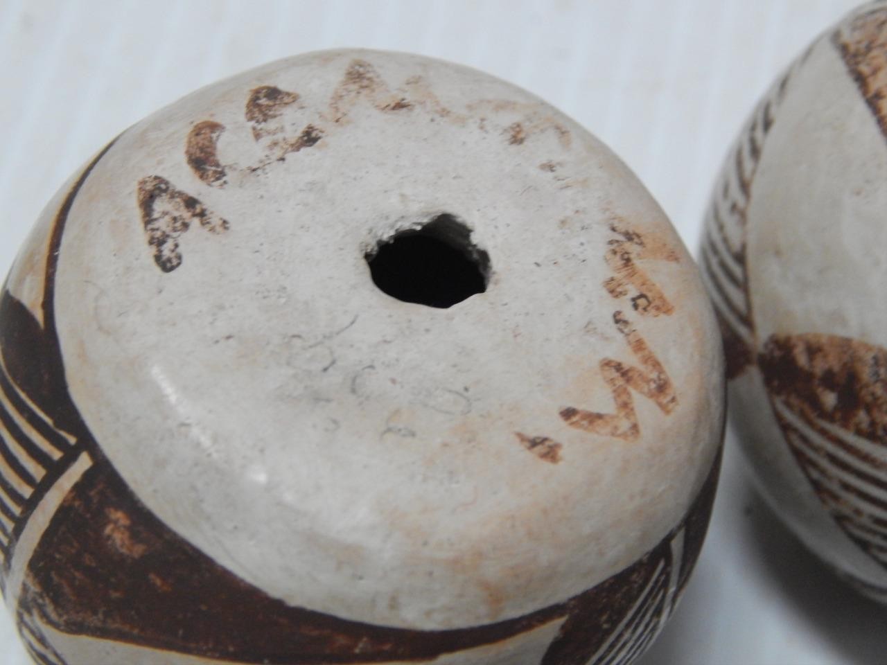 ANTIQUE VINTAGE ACOMA INDIAN POTTERY S & P SHAKERS POT - OLD