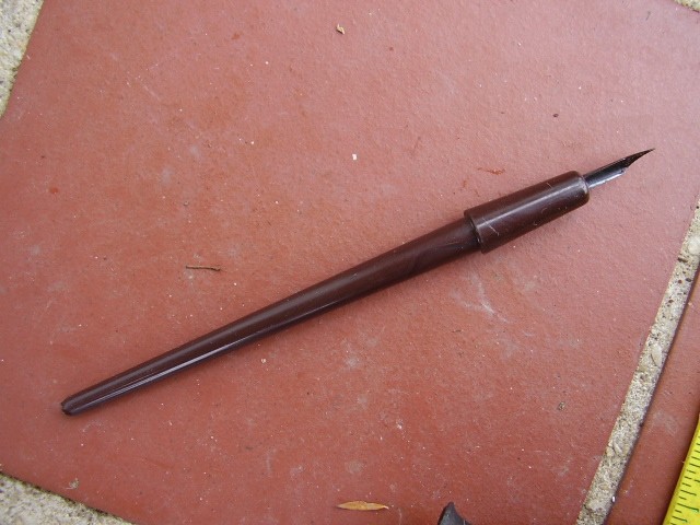 RARE WW2 SYROCO Wooden Tank & Ink pen holder (w/quill pen) 1940's Uncommon