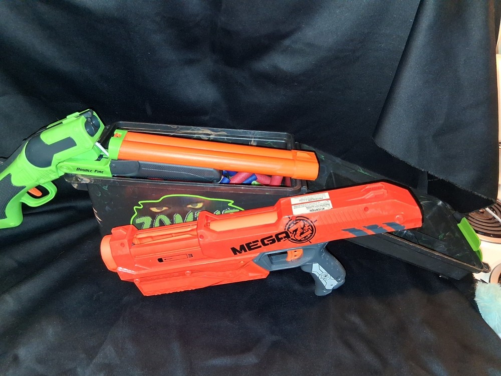 Nerf Zombie (A6562) Strike Doublestrike Blaster