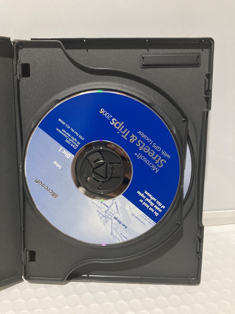Microsoft Streets & Trips 2006 with GPS Locator 2 disc Clean discs