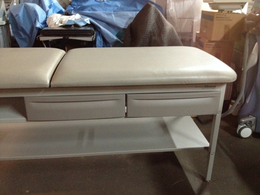 Brewer Element Treatment / Exam Table