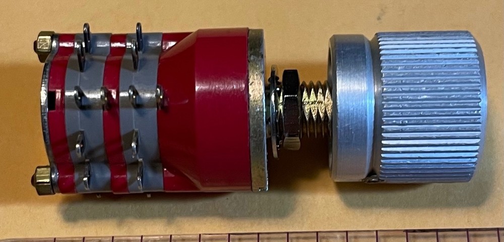 Grayhill Miniature Rotary Switch - 2 Deck / 1Pole /8 Position per Deck with Knob