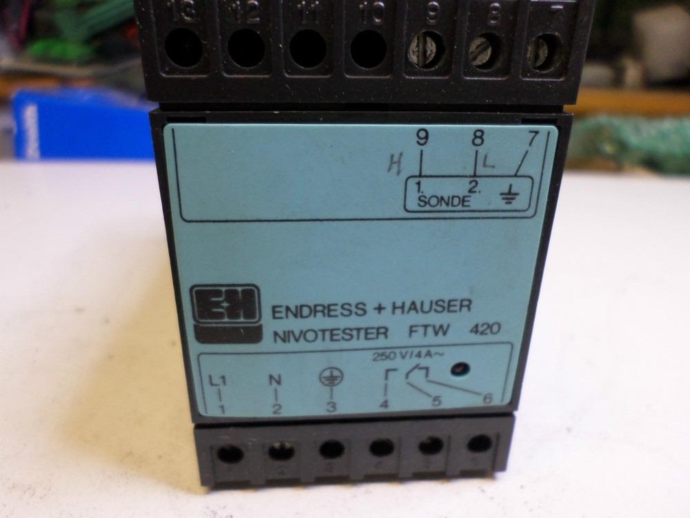 ENDRESS and HAUSER - LEVEL CONTROLLER - FTW 420 - 24V RELAY OUTPUT