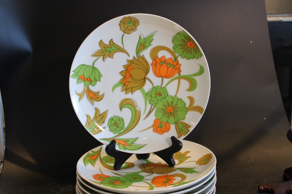 Mikasa Everglade 8 Dinner Plates 10 3/8"
