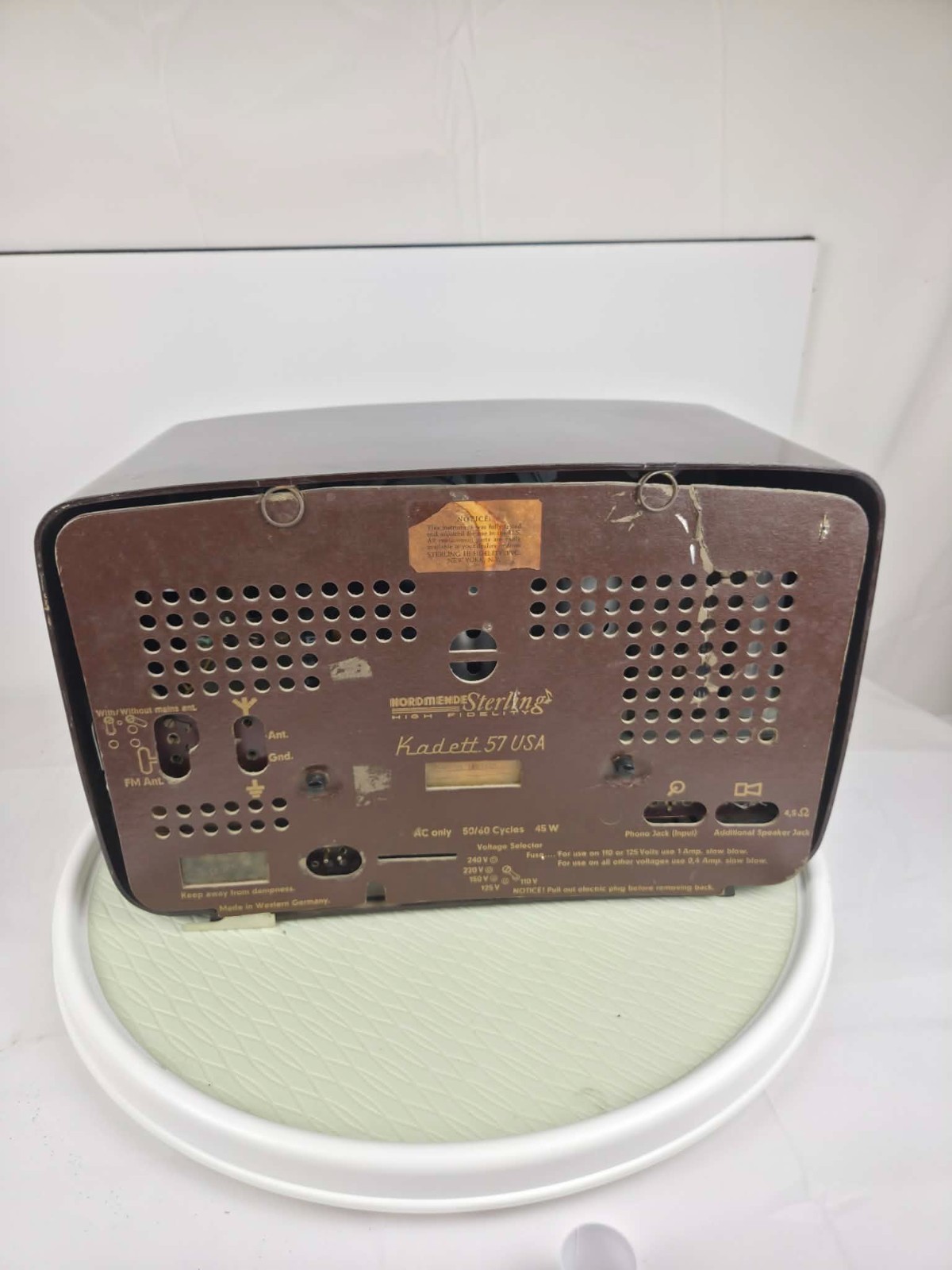 Vintage Nordmende / Sterling “Kadett 57 USA” Tube Radio Powers On, Tunes