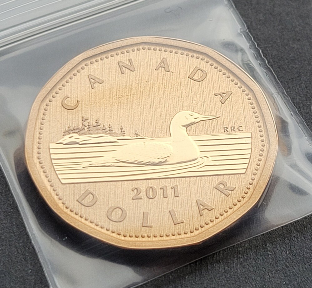 *** CANADA LOONIE 2011 *** SPECIMEN ***