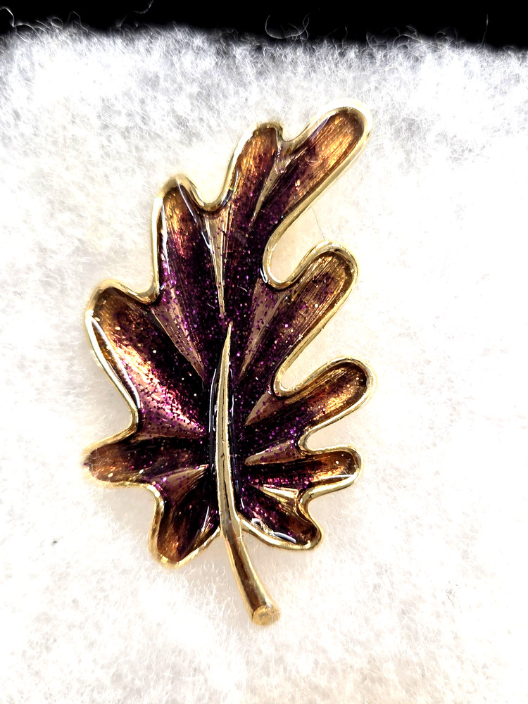 Vtg nos gold tone purple epoxy leaf Pin