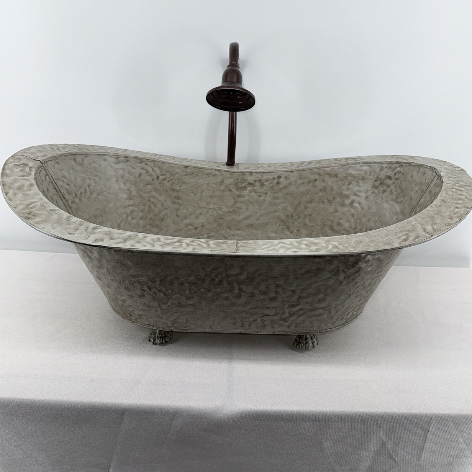 Newborn Studio Props 25x14x8 Antique Inspired Footed Bathtub/Prop/Decor