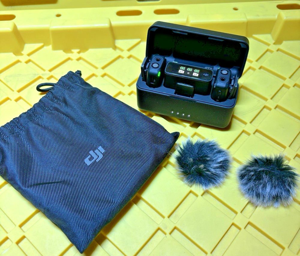 DJI Mic Wireless Dual \Microphone System with Charging Case & Soft Covers