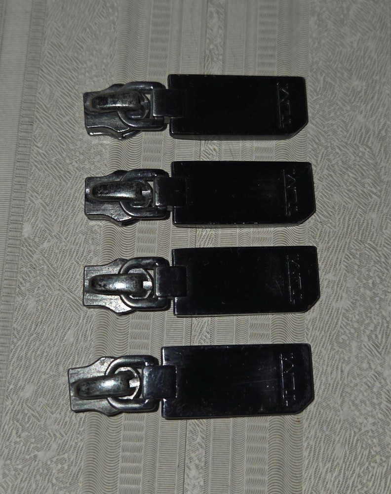 Tumi Zipper Pulls Pull Tabs Genuine Replacement Lot Of 4