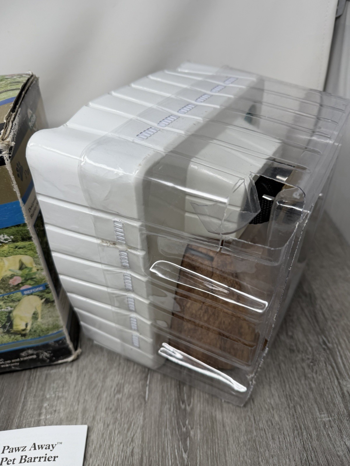 PetSafe Pawz Away Wireless Rock Outdoor Dog Fence Barrier PWF00-11923 OPEN BOX