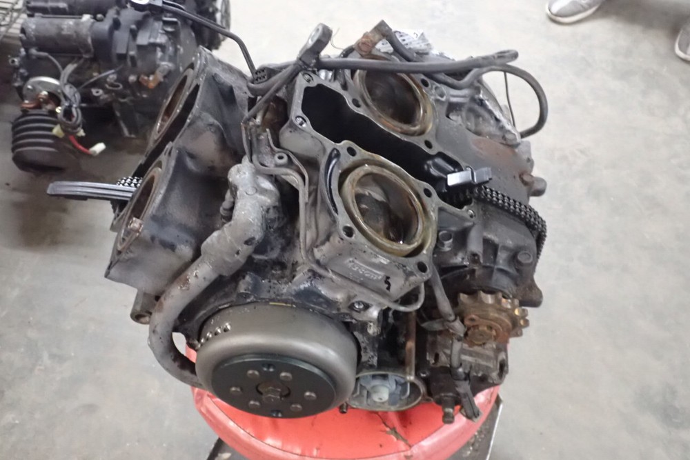 1985 HONDA VF500F ENGINE BOTTOM END