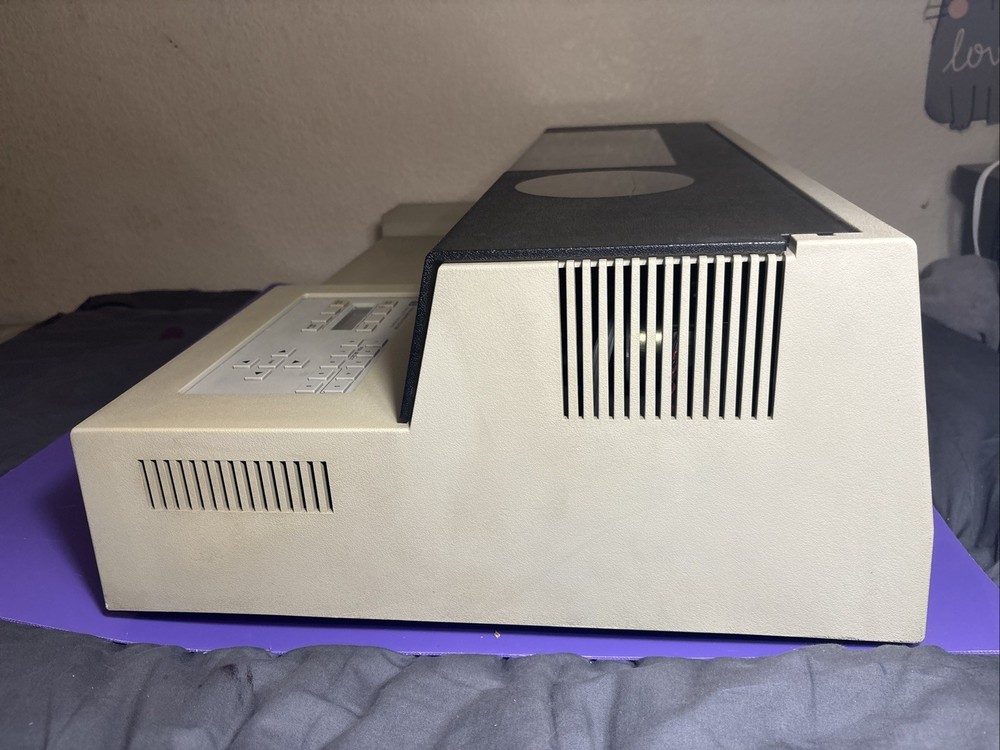 Hewlett-Packard HP 7550A graphics plotter with power cord