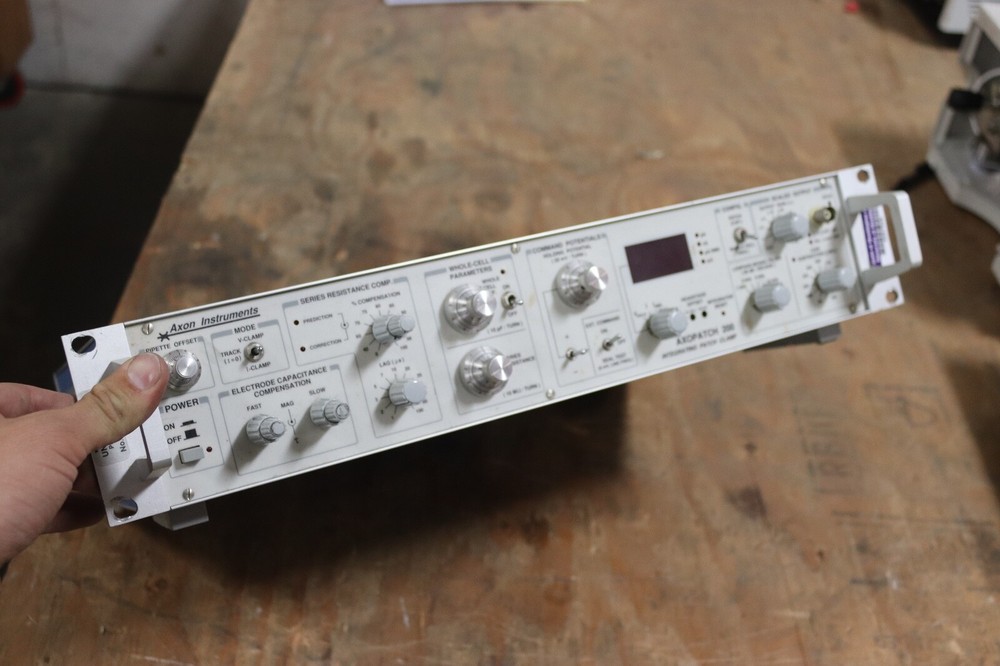 Axon Instruments AxoPatch 200 Integrating Patch Clamp