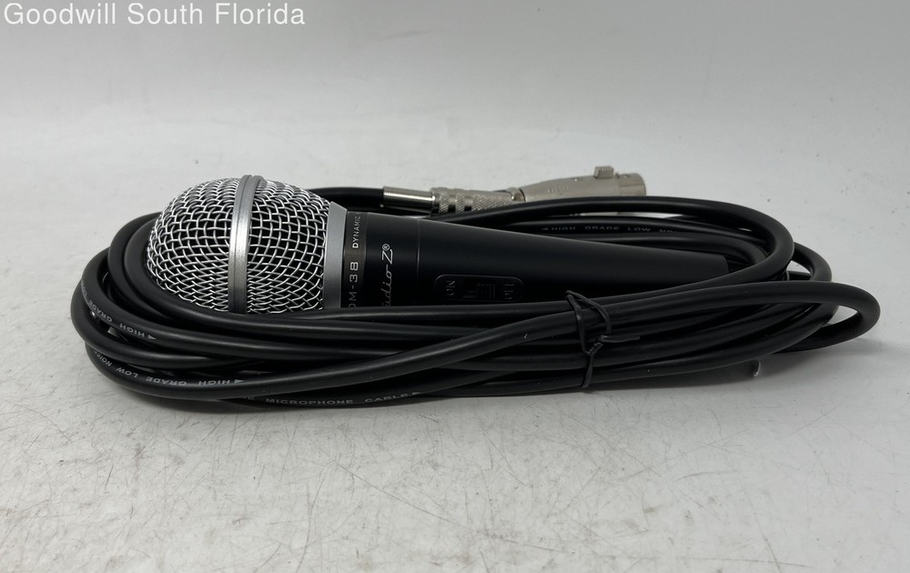Studio-Z DM-38 Black Professional Wired Dynamic Microphone In Box Not Tested