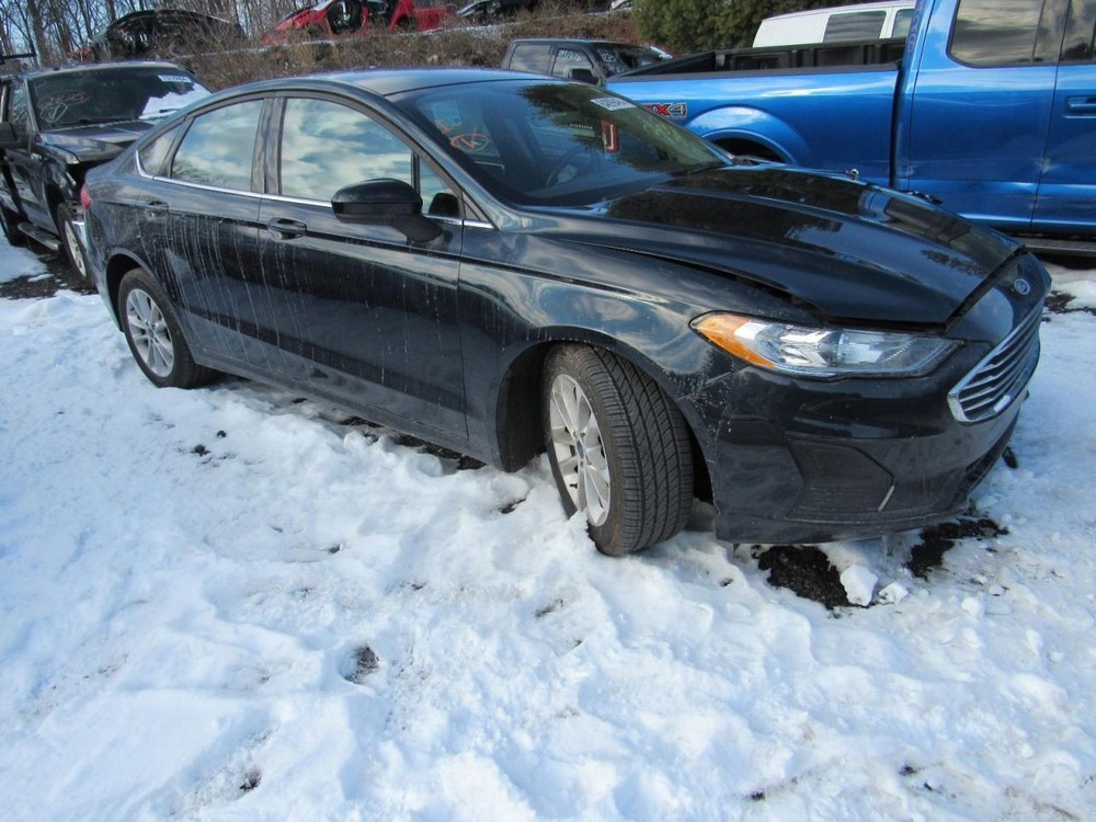 FUSION 2020 Glove Box 1022907