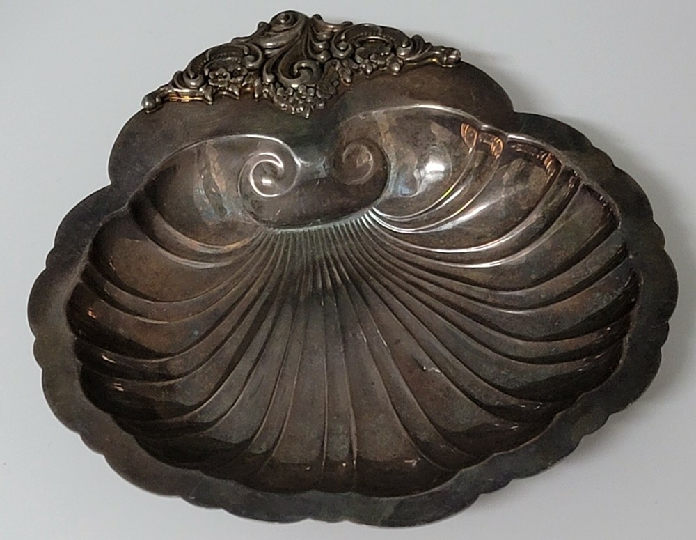 Vintage Baroque by wallace 277 Shell shape Silver Candy Dish