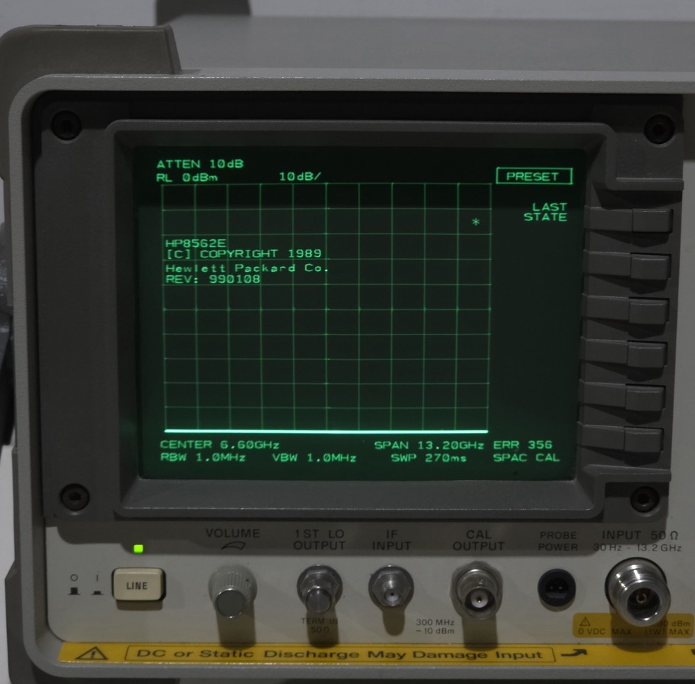 HP 8562E Spectrum Analyzer.