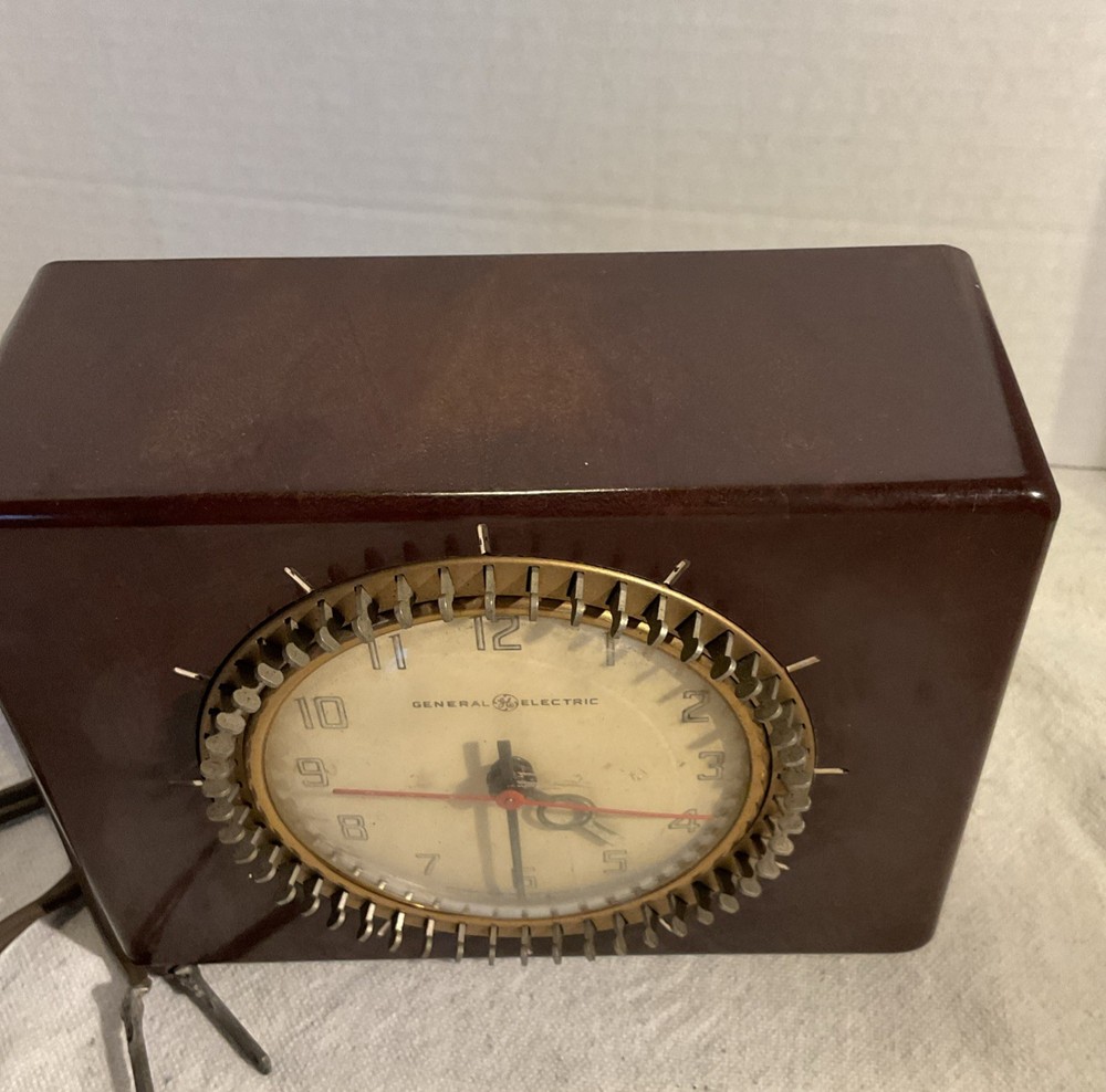 Vintage General Electric Model 8H58 Brown Bakelite Timer & Clock READ