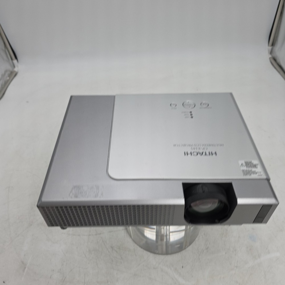 Hitachi CP-X345 Multimedia LCD Projector Untested