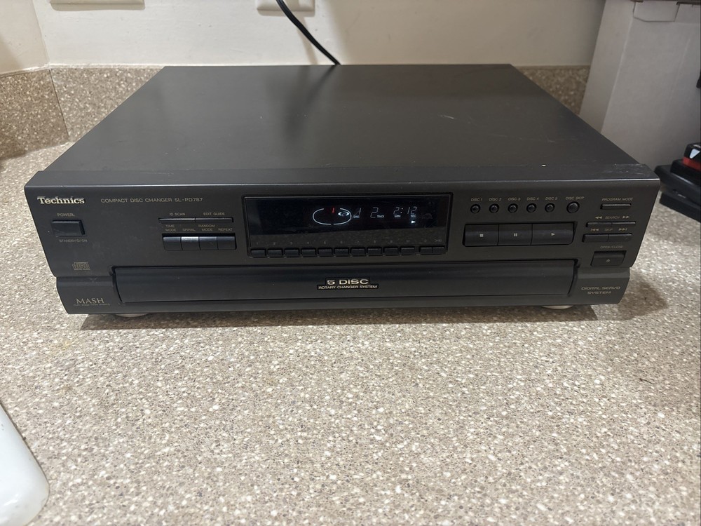 TECHNICS 5-DISC COMPACT DISC CHANGER PLAYER MODEL SL-PD787 WORKS NO REMOTE