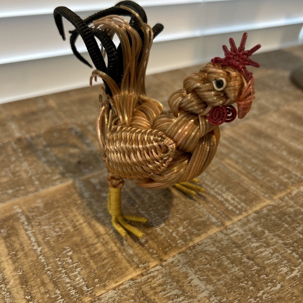 Wire Rooster Decor Realistic And Unique