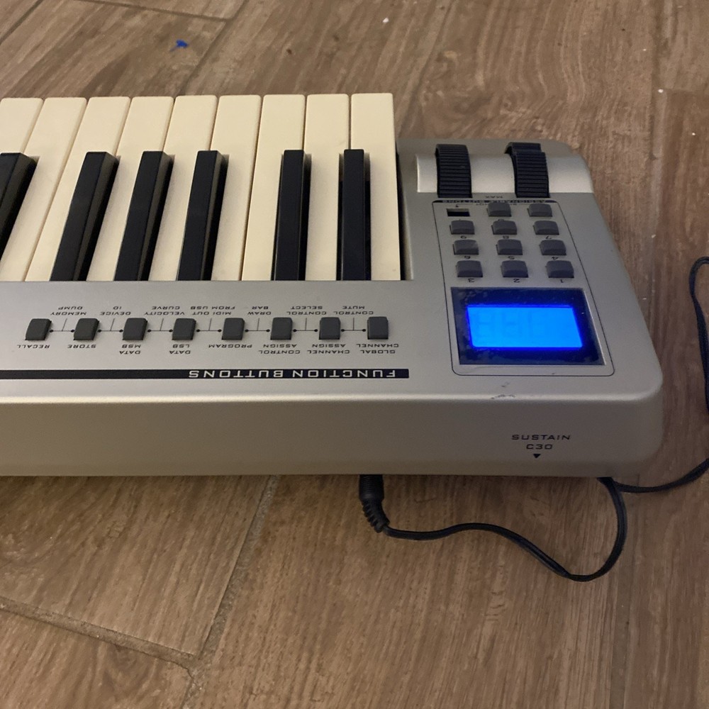 M-AUDIO EVOLUTION MK-449C MIDI Controller