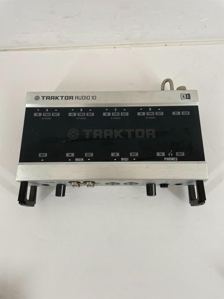 NO CORDS Native Instruments Traktor Audio 10 USB DJ Audio Interface 10-Channel