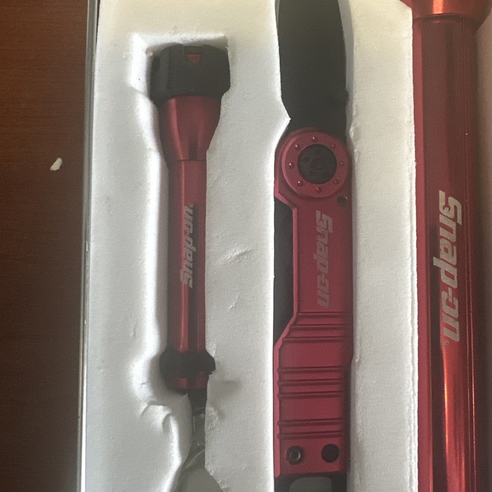 SNAP ON SNAPON COMBO FLASHLIGHT AND KNIFE ORIGINAL PACKAGE