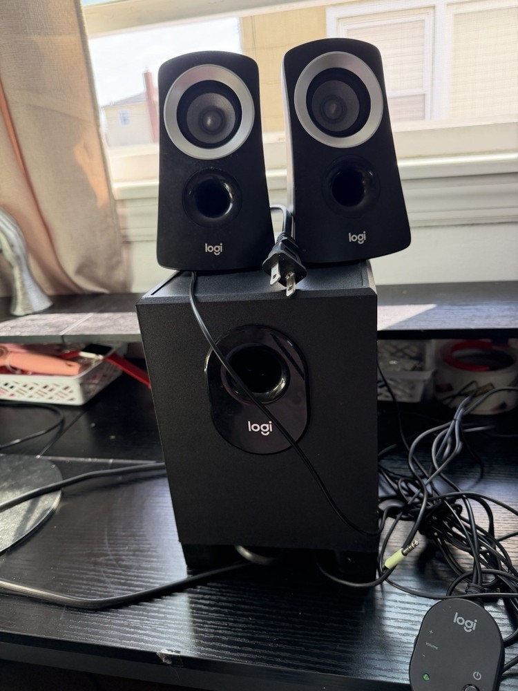 Logitech Z313 2.1 Channel Wired Speaker System with Subwoofer, Remote