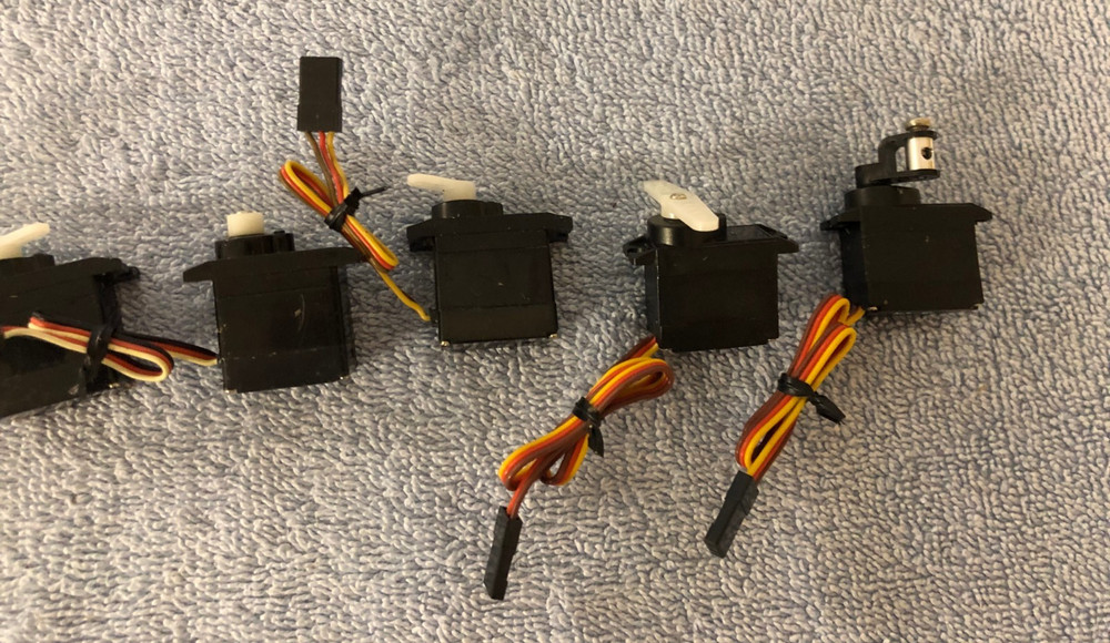 7ea Micro Servos With Universal (JR) type connectors