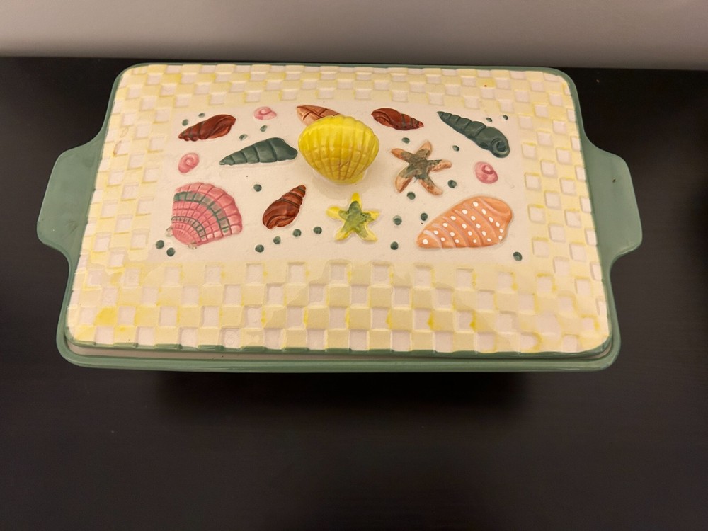 TEMPTATIONS Summer Shells 2 Qt Rectanglular Baking Casserole Dish with Lid